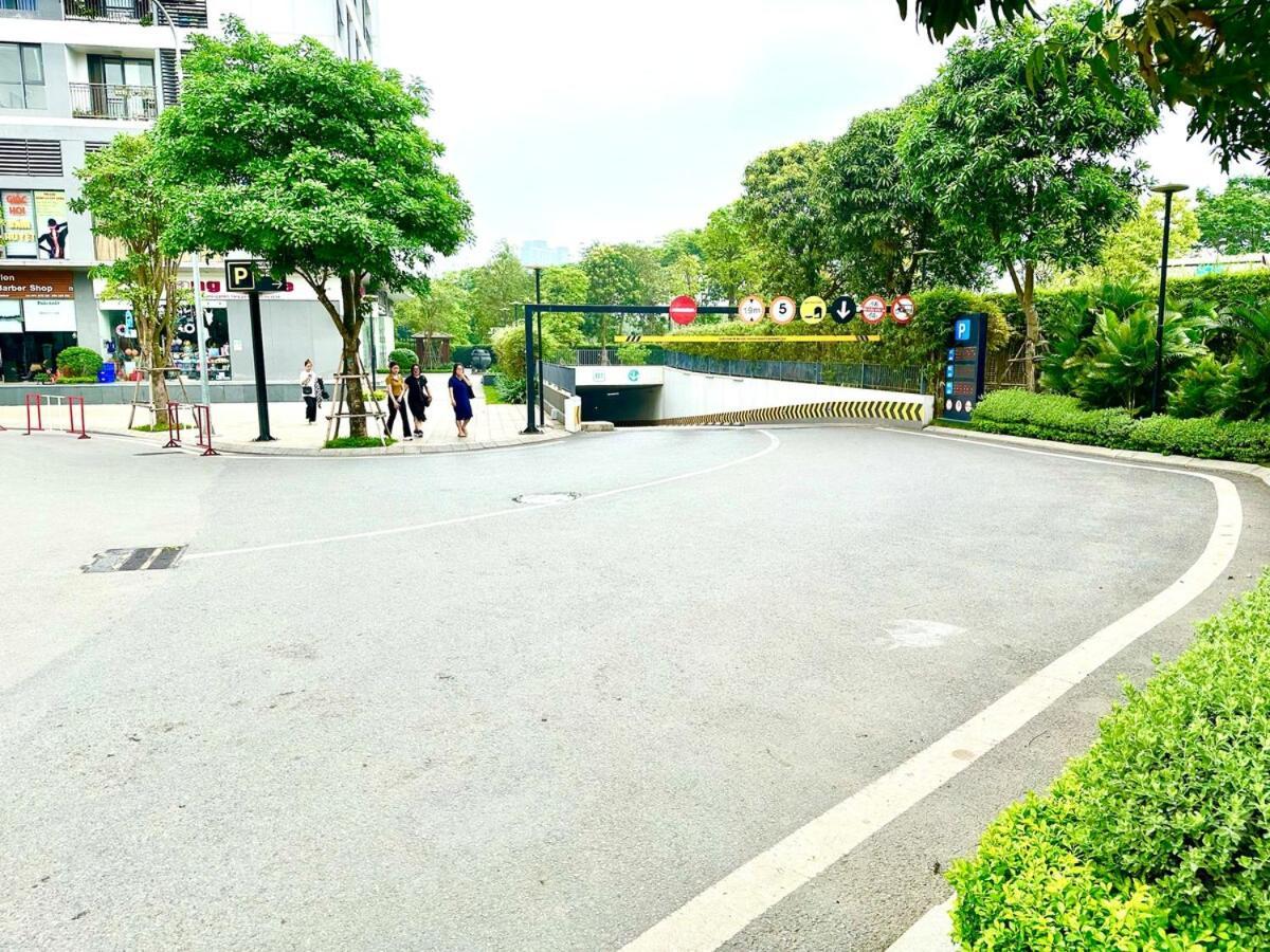 Gym, Swimming Pool, Bbq, Tennis Facilities Available For Delux In Centre * Hà Nội