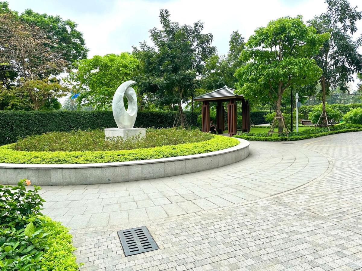 Căn hộ Gym, Swimming Pool, Bbq, Tennis Facilities Available For Delux In Centre