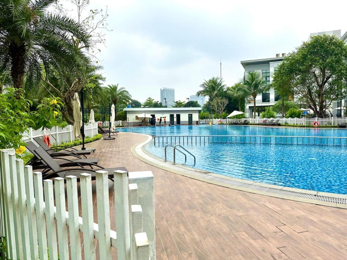 Căn hộ Gym, Swimming Pool, Bbq, Tennis Facilities Available For Delux In Centre *