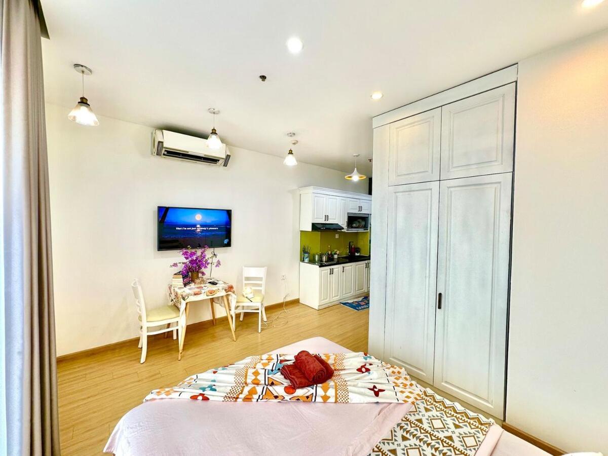 Căn hộ Gym, Swimming Pool, Bbq, Tennis Facilities Available For Delux In Centre
