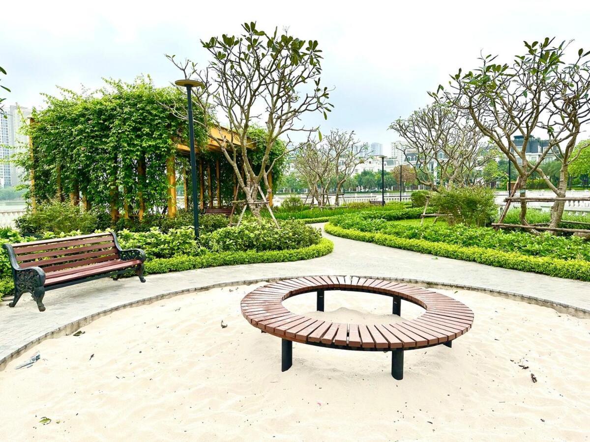 Gym, Swimming Pool, Bbq, Tennis Facilities Available For Delux In Centre * Hà Nội