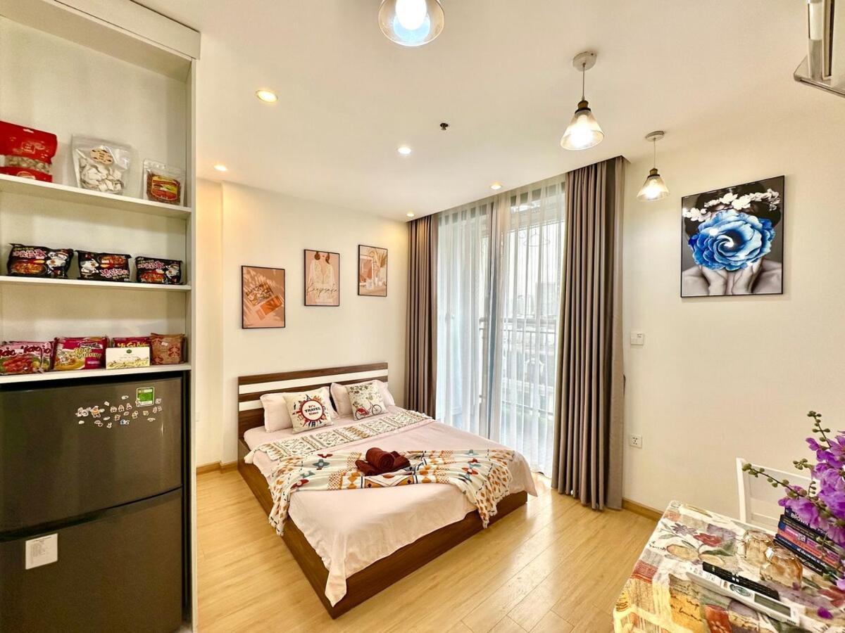 Gym, Swimming Pool, Bbq, Tennis Facilities Available For Delux In Centre