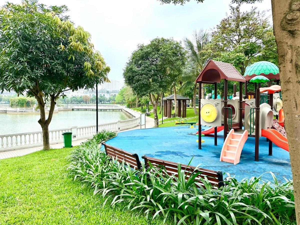 Căn hộ Gym, Swimming Pool, Bbq, Tennis Facilities Available For Delux In Centre Hà Nội