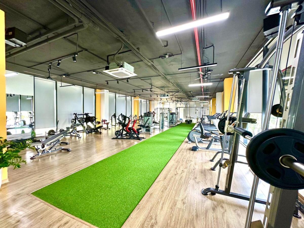 Appartement Gym, Swimming Pool, Bbq, Tennis Facilities Available For Delux In Centre *
